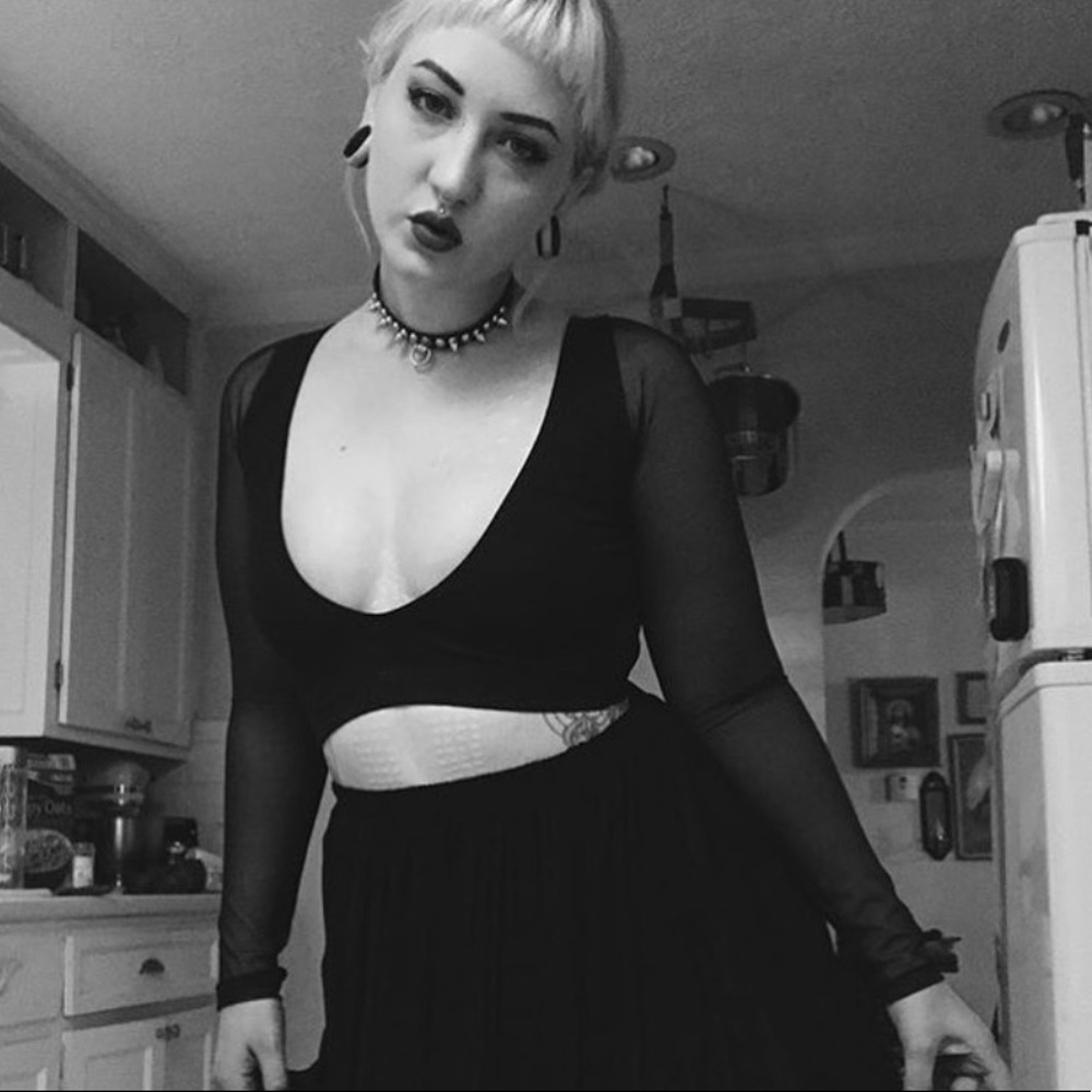 Moldie Goldies Heartache Crop NWOT